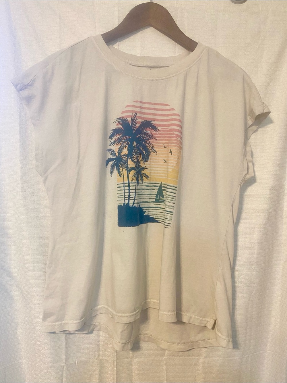 C&C California Retro Sunset Palm Cap Sleeve Tee in Cream